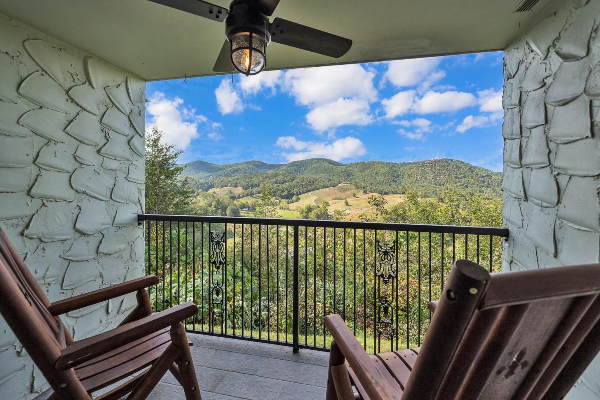 Mountain Views At Dolly'S Castle Unit 2 Apartment Sevierville Exterior photo